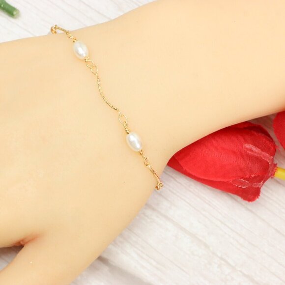 "Trendy Handmade Bracelet – A Thoughtful Gift for Girls & Women | UNVRC1104 - Picture 9 of 10